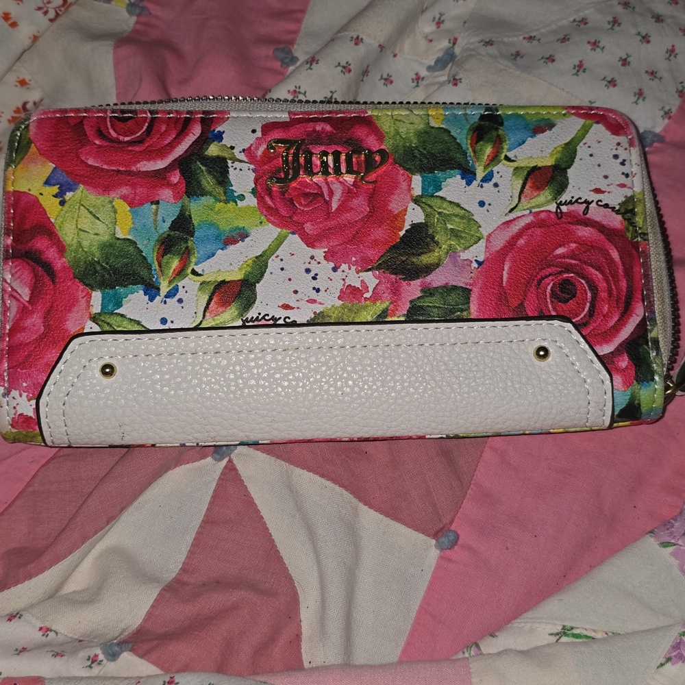 Juicy Couture Floral Wallet🌸